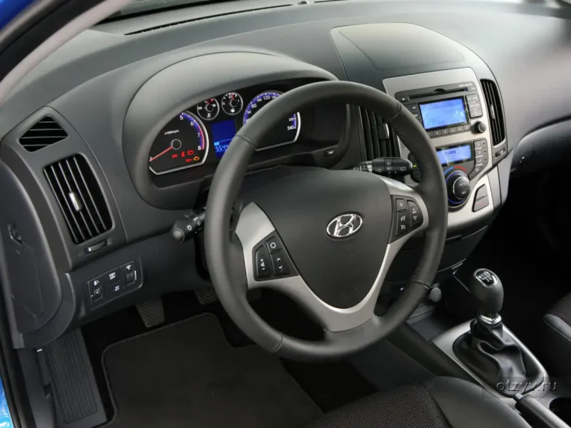 Hyundai i30 2010 салон