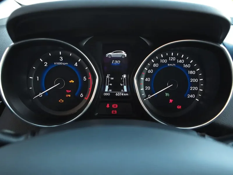 Приборная панель Hyundai Tucson 2006