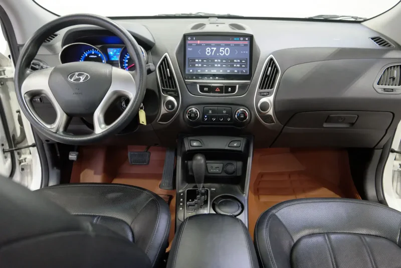 Hyundai Tucson 2011 салон