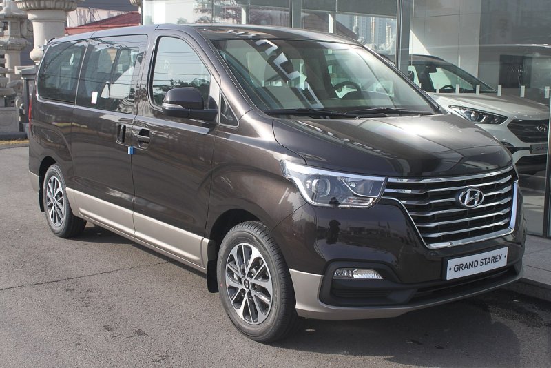 Hyundai h1 Grand Starex салон
