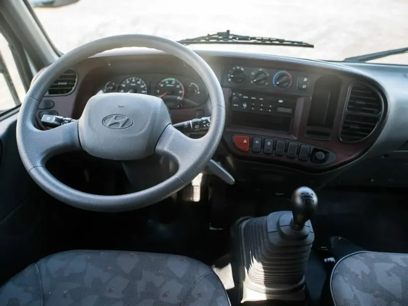 Хендай HD 78 салон со спальником