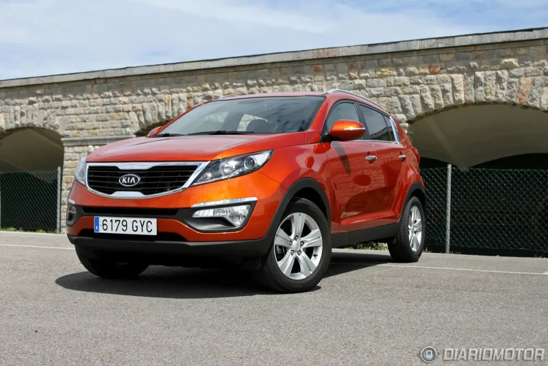 Kia Sportage 2010 красный