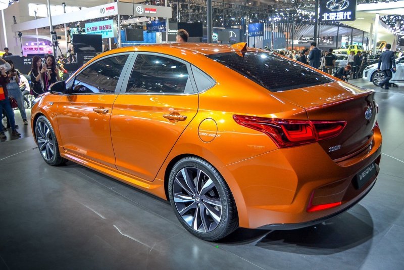 Hyundai Solaris 2017 серебро
