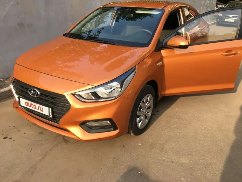Hyundai Solaris 2019 оранжевый