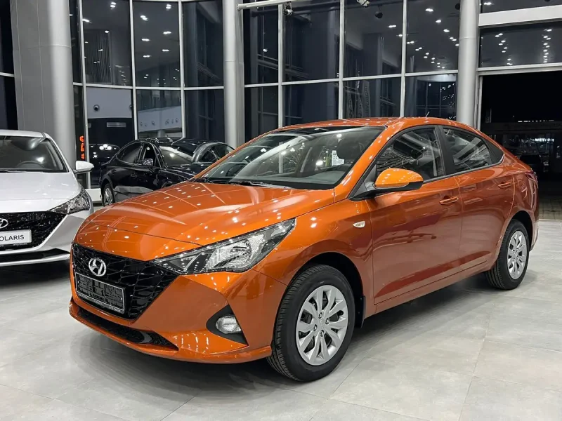 Hyundai Solaris 2015 оранжевый