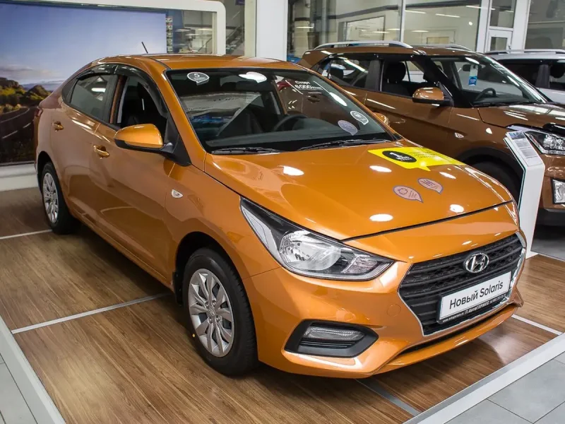 Hyundai Solaris 2017 оранжевый