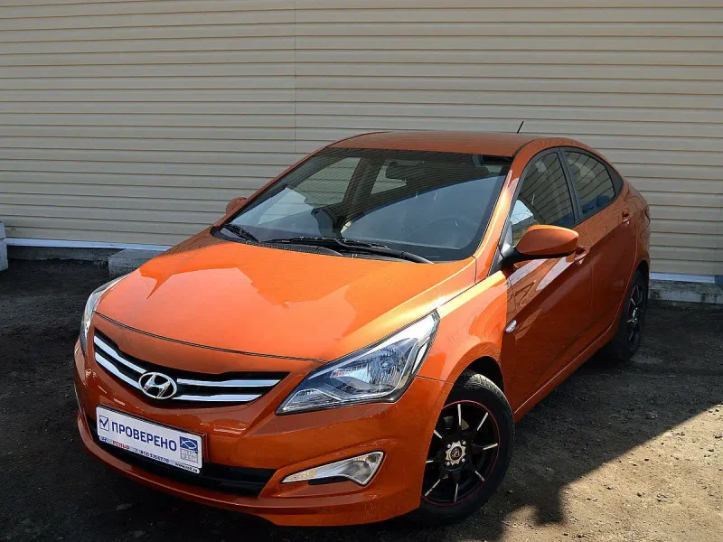 Hyundai Solaris оранжевый