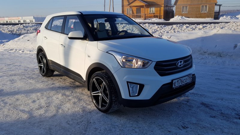 Hyundai Creta черно белая