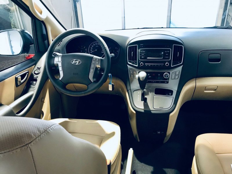 Hyundai h1 Grand Starex салон