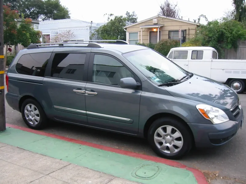 Hyundai Entourage 2006