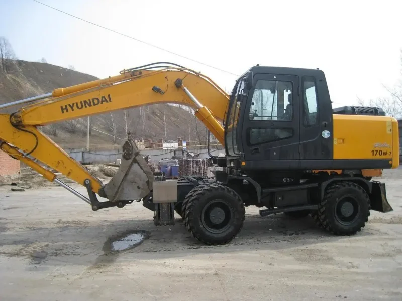 Колесный экскаватор Hyundai r170