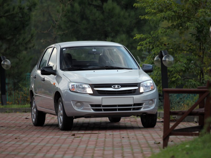 Lada Priora лифтбек