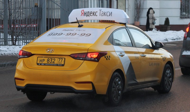 Hyundai Solaris 2018 оклейка такси