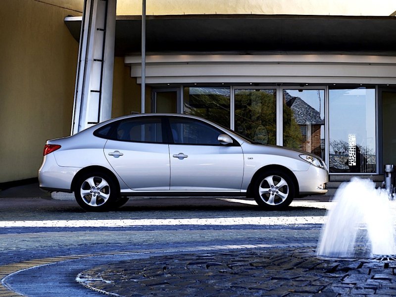 Hyundai Elantra j4 салон