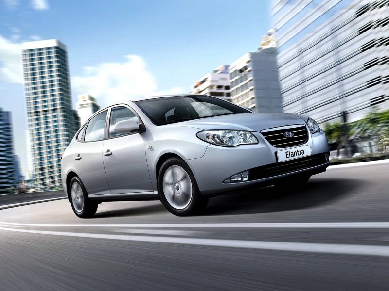 Hyundai Elantra 4