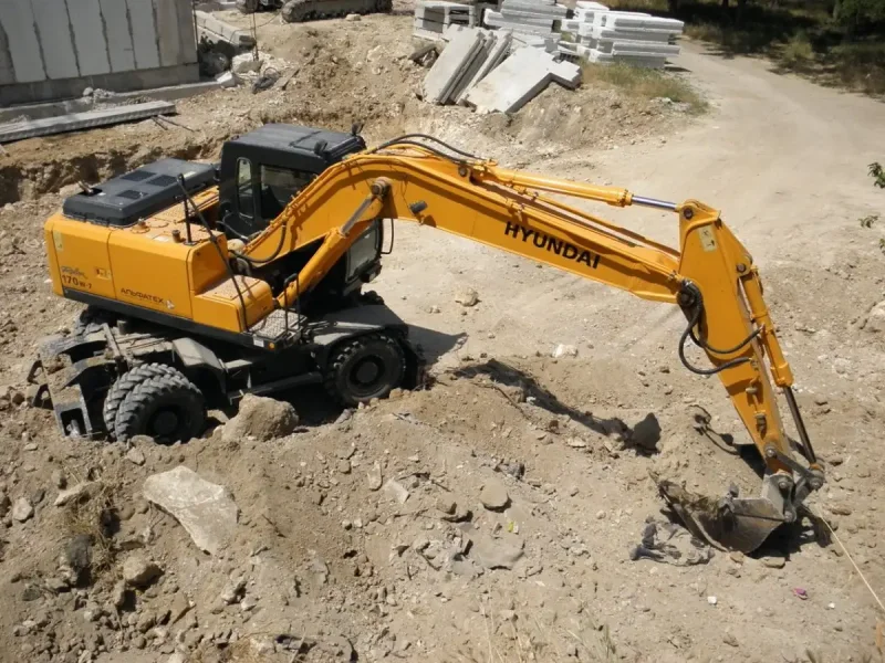 Hyundai r200w-7