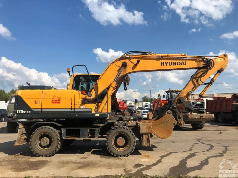 Полноповоротный экскаватор Hyundai