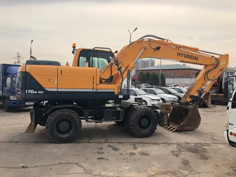 Колесный экскаватор Hyundai r170