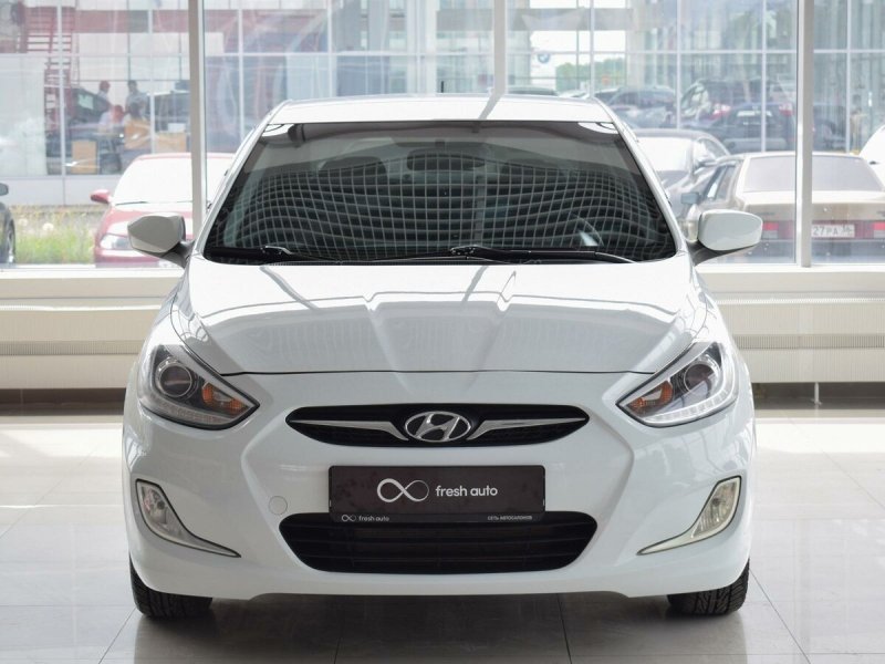 Hyundai Solaris i 2013