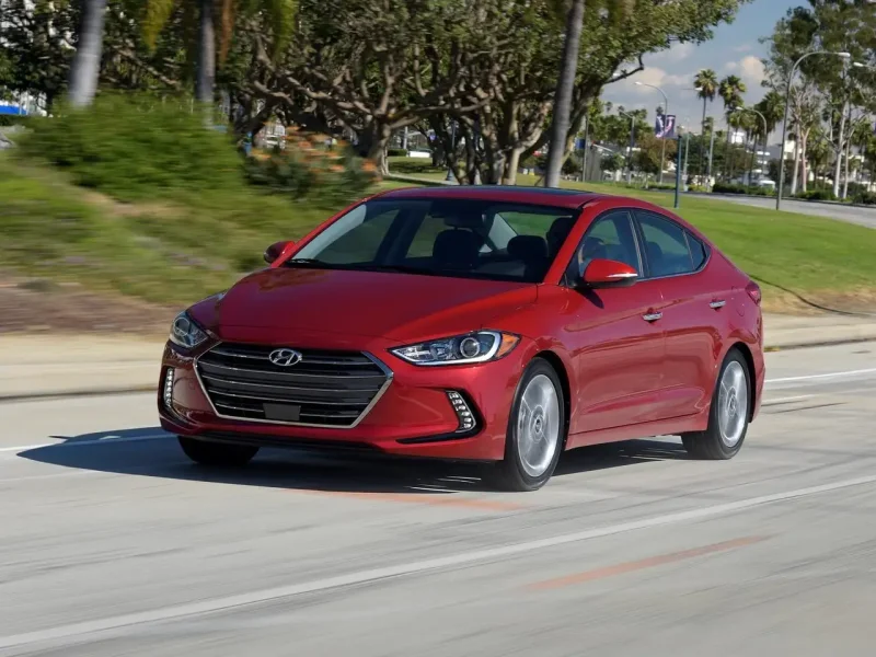 Hyundai Elantra vi