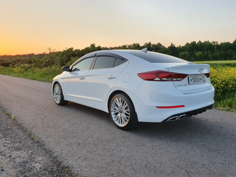 Hyundai Elantra (6g)