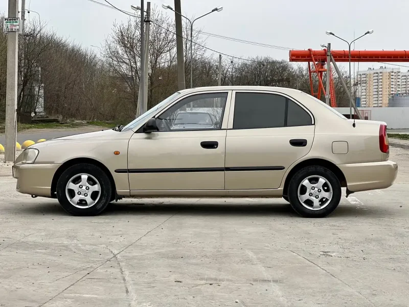 Хендай акцент 2005 года