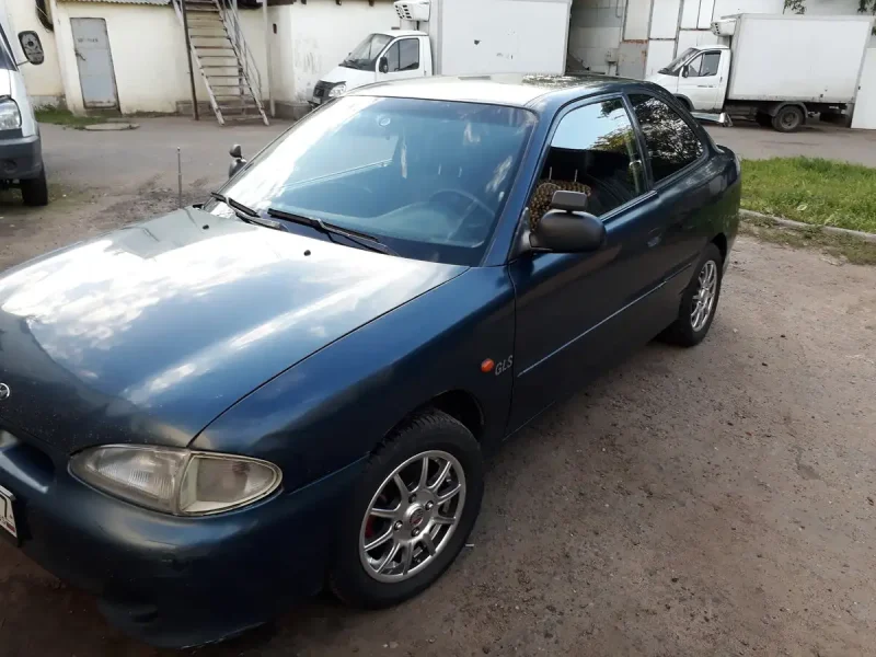 Хендай 1998. Hyundai Accent 1998 года. Хендай акцент 1 поколения. Хендай акцент 1997 хэтчбек синий.