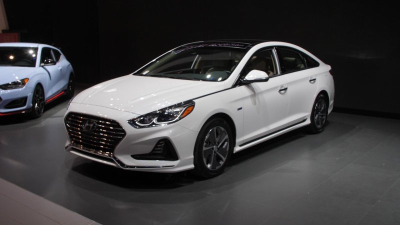 Hyundai Sonata 2019 темно синий