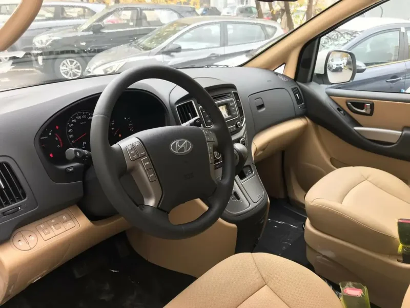 Hyundai Starex h1