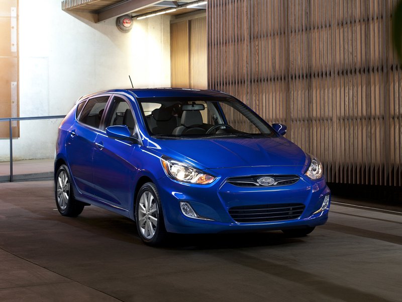 Hyundai Solaris 2010 хэтчбек