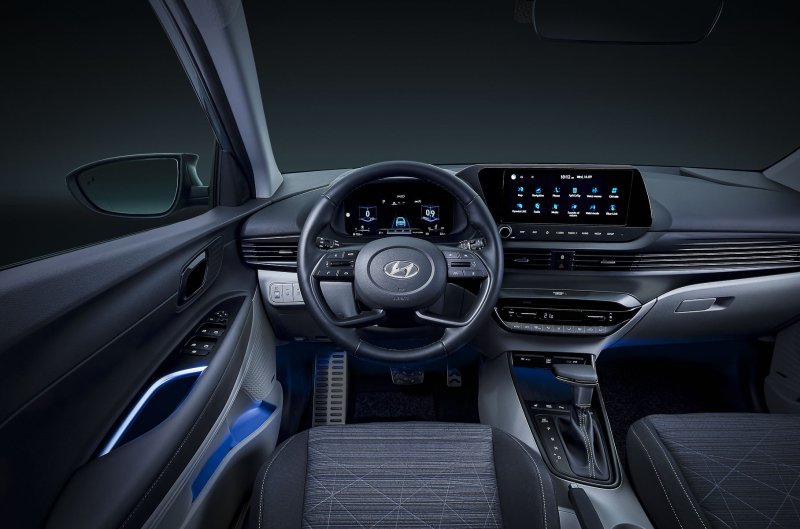 Hyundai Bayon 2022 белый