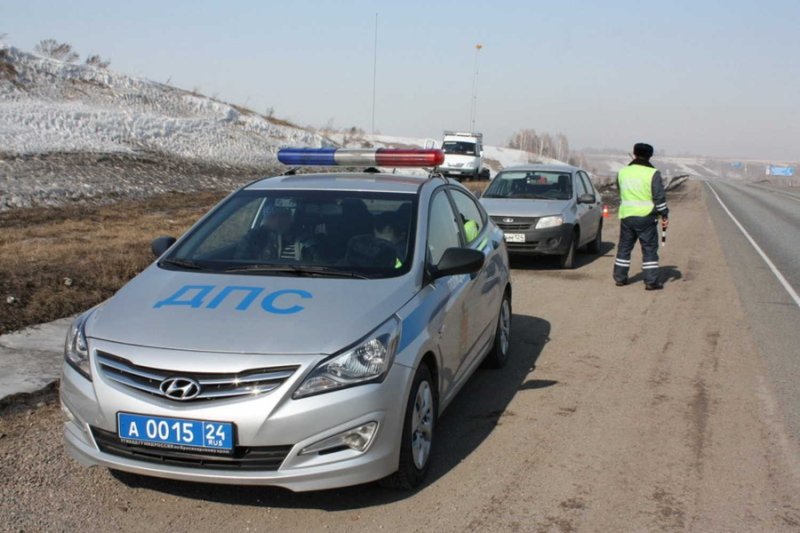 Hyundai Solaris полиция