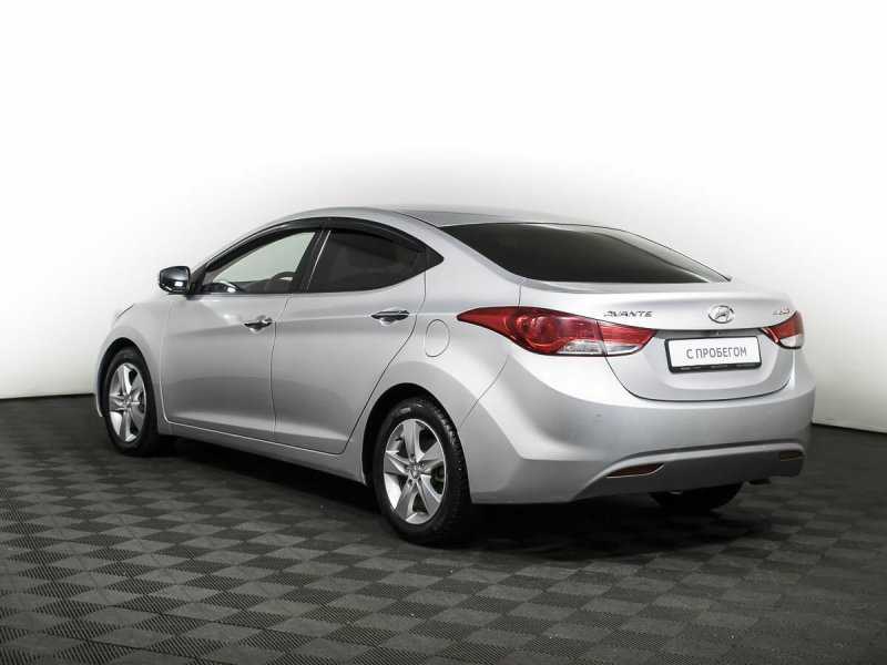 Hyundai Avante 2011