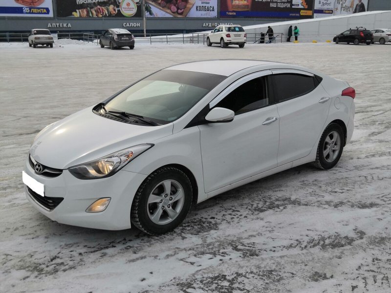 Хендай Аванте 2012 белая