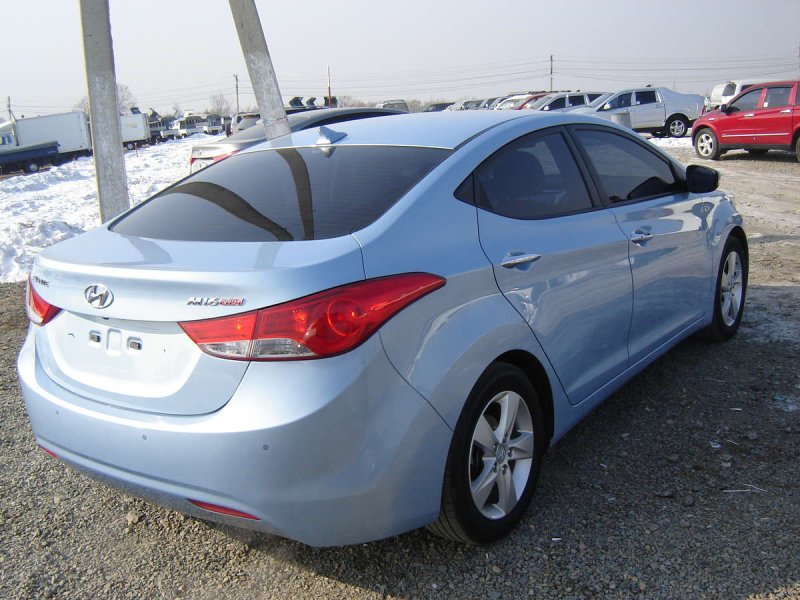 Hyundai Avante 2011