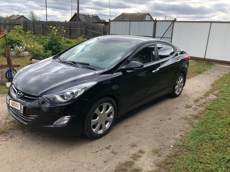 Hyundai Avante 2012 черный