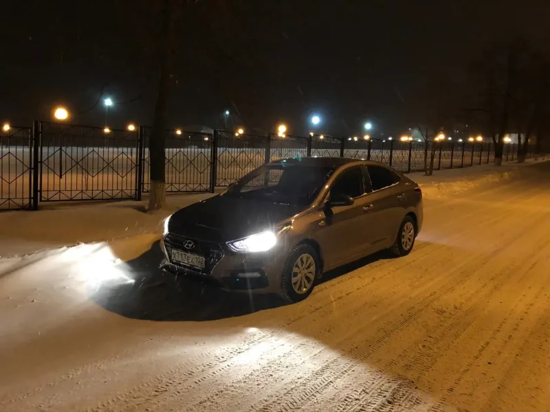 Хендай Солярис зимой ночью
