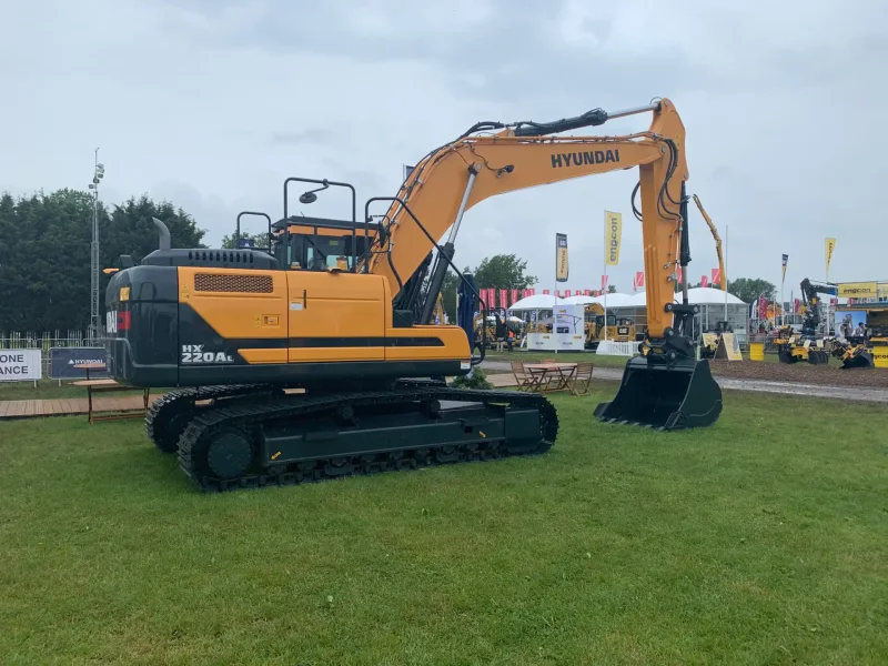Экскаватор Hyundai r220lc-9s