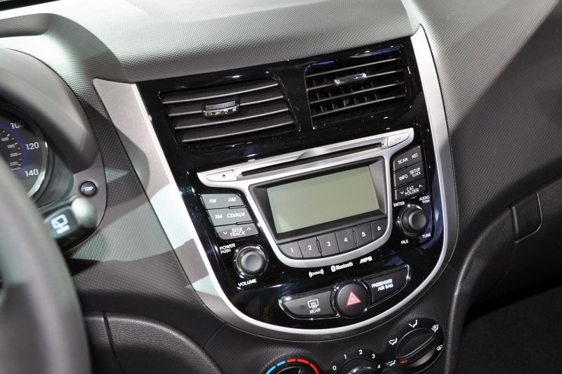 Hyundai Solaris 2014 панель мультимедиа