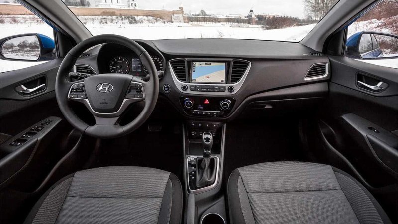 Hyundai Solaris II 2017 салон