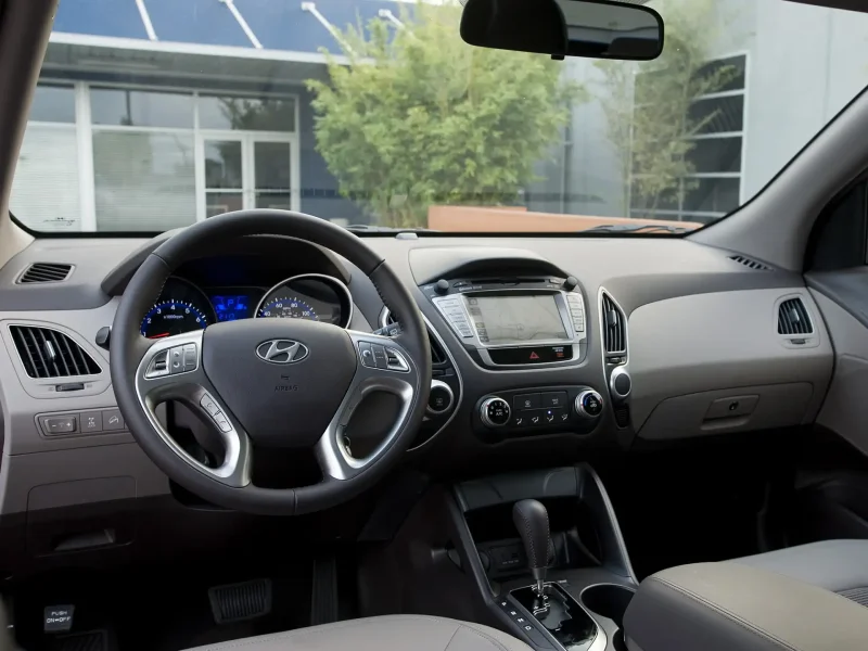 Hyundai Tucson ix35 салон