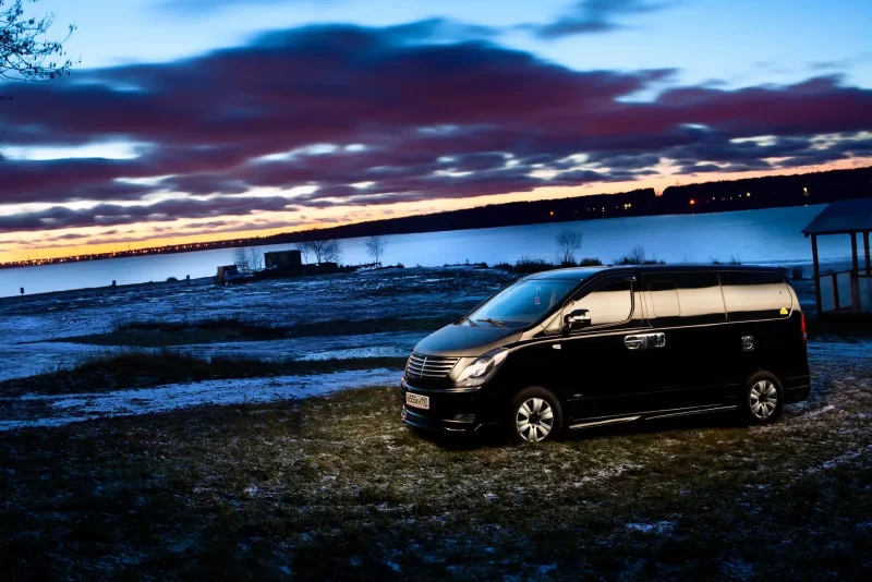 Hyundai Grand Starex на природе