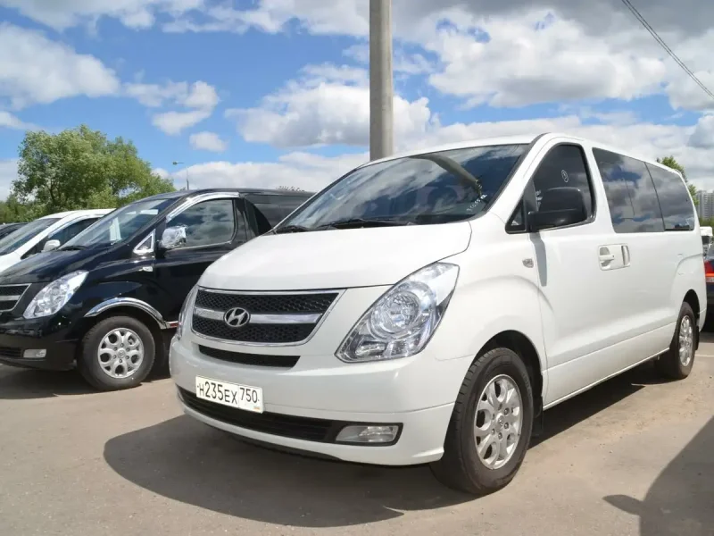 Hyundai Starex 2