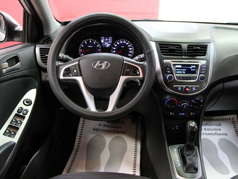Hyundai Solaris 2016 салон