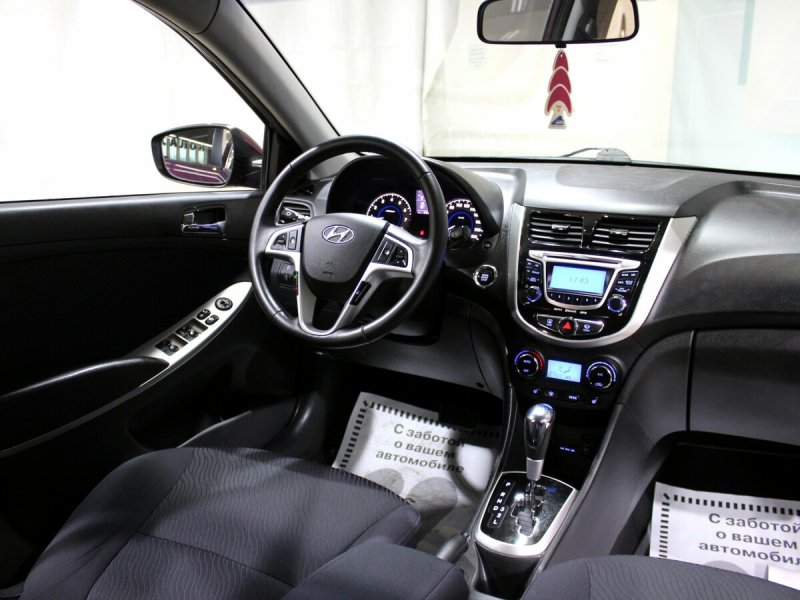 Хендай Солярис 2012 1.6 автомат