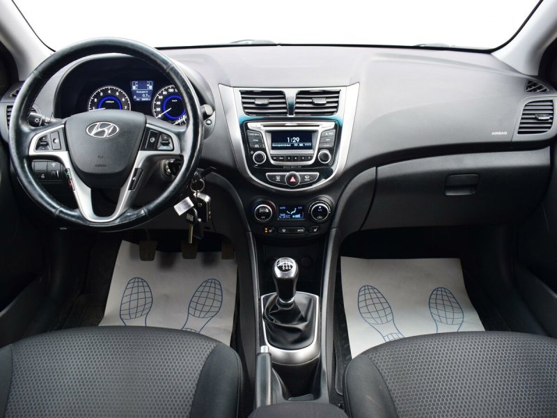 Hyundai Solaris 2016 салон