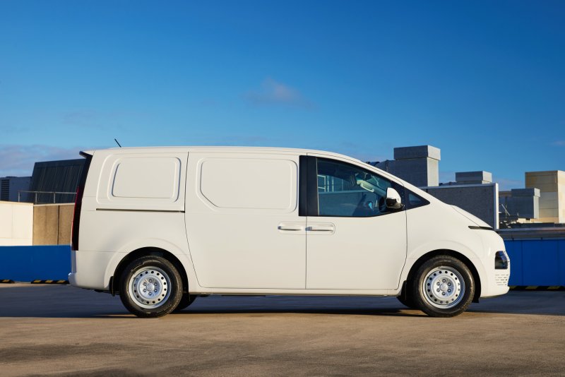 Минивэн Hyundai Staria 2022