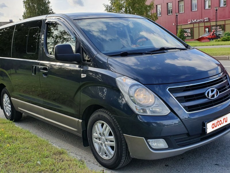 Hyundai h-1 2.4 at, 2011