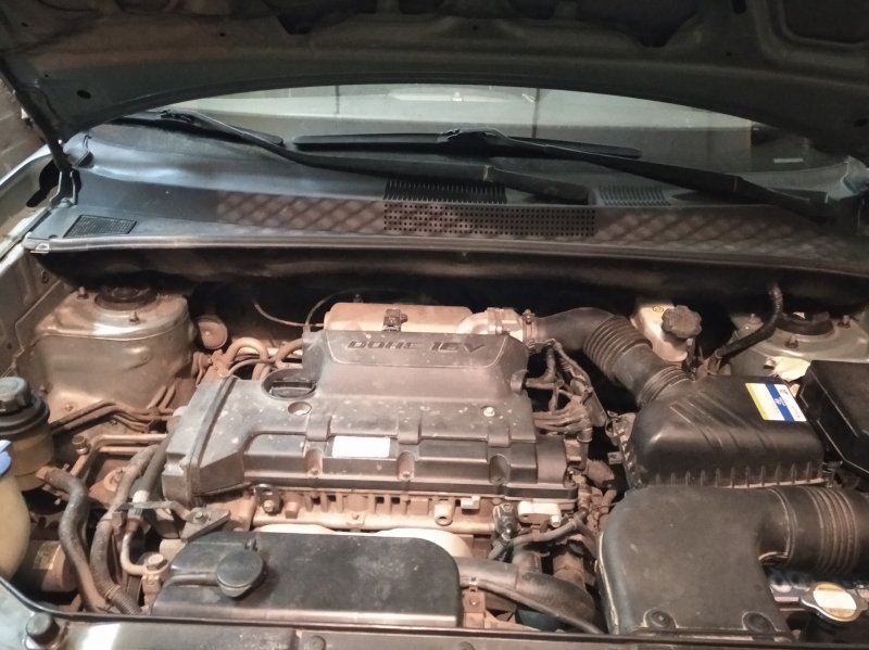 Hyundai Tucson 2008 под капотом