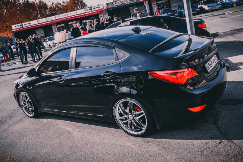 Hyundai Solaris Black Tuning